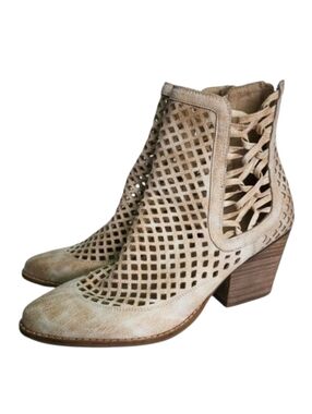 Coconuts By Matisse Walk On Ankle Bootie Womens 9.5 Beige Laser Cut Weave Zip